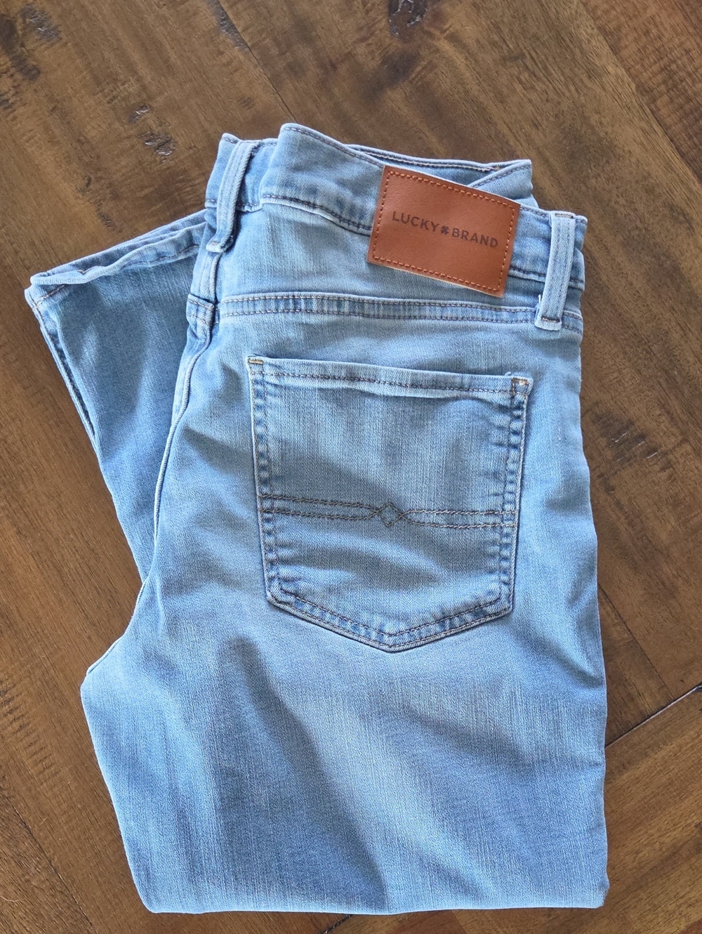 Like New Lucky Brand Sweet Mid Rise Crop Jeans